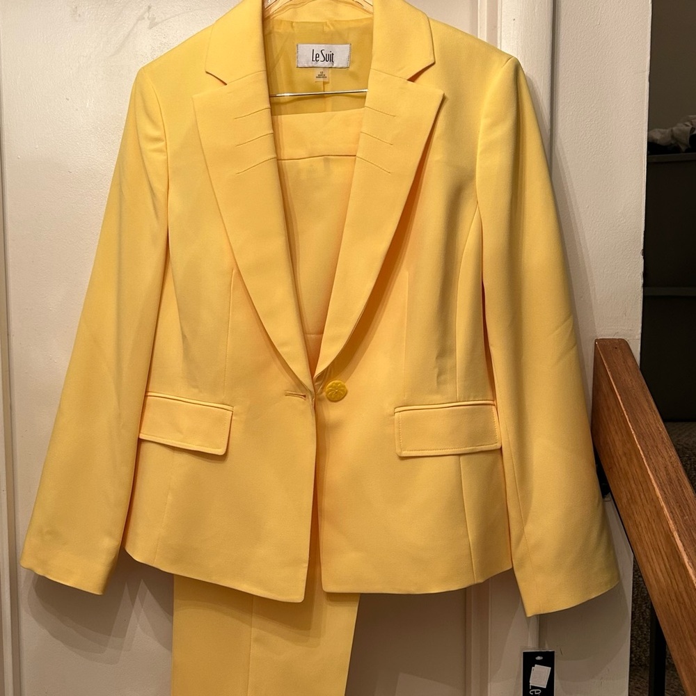Le Suit Vibrant Yellow Women's Suit
